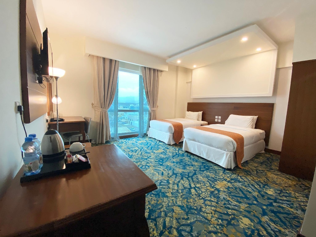 Deluxe Twin Room at Sur Grand Hotel 2